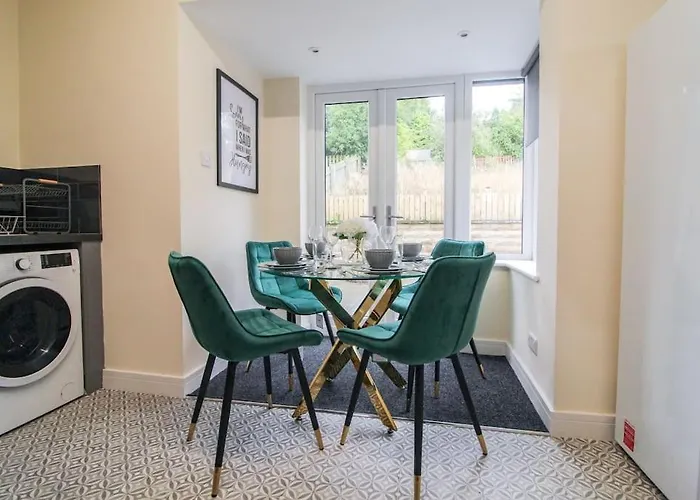 Cosy Modern 3 Bedroom House In Bradford City