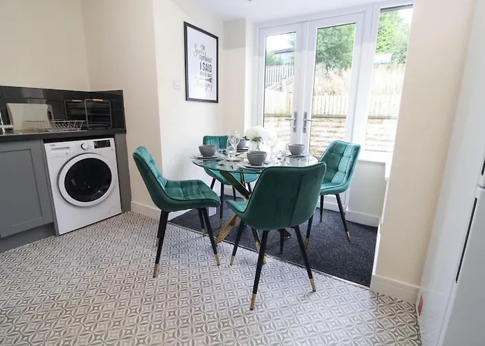 Cosy Modern 3 Bedroom House In Bradford City