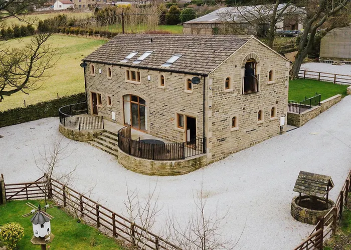 Cedar Barn - Uk33352